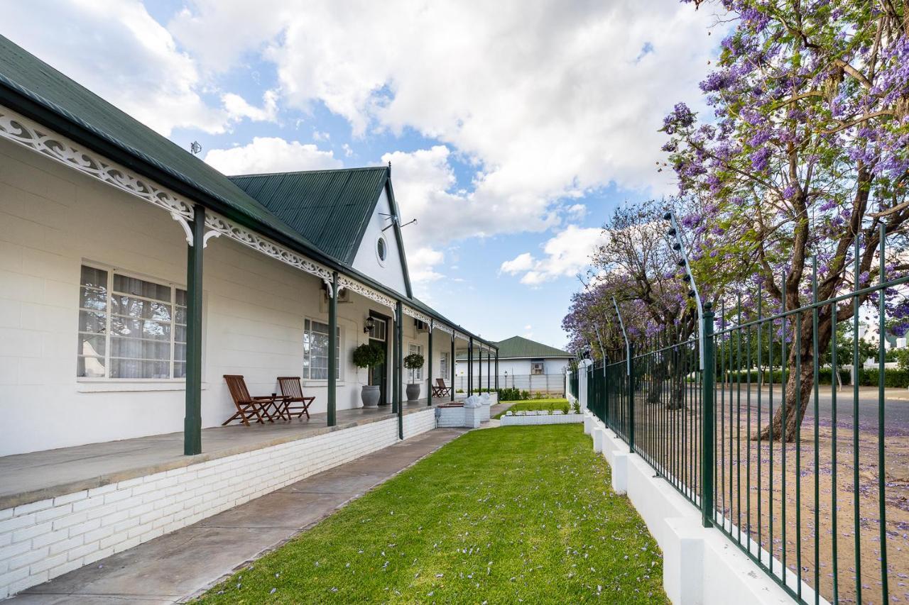 Victorian Square Guesthouse Graaff-Reinet Eksteriør billede