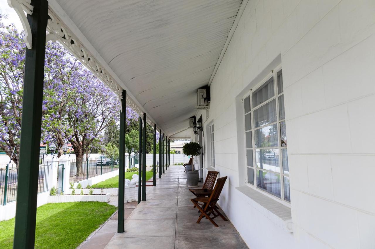 Victorian Square Guesthouse Graaff-Reinet Eksteriør billede