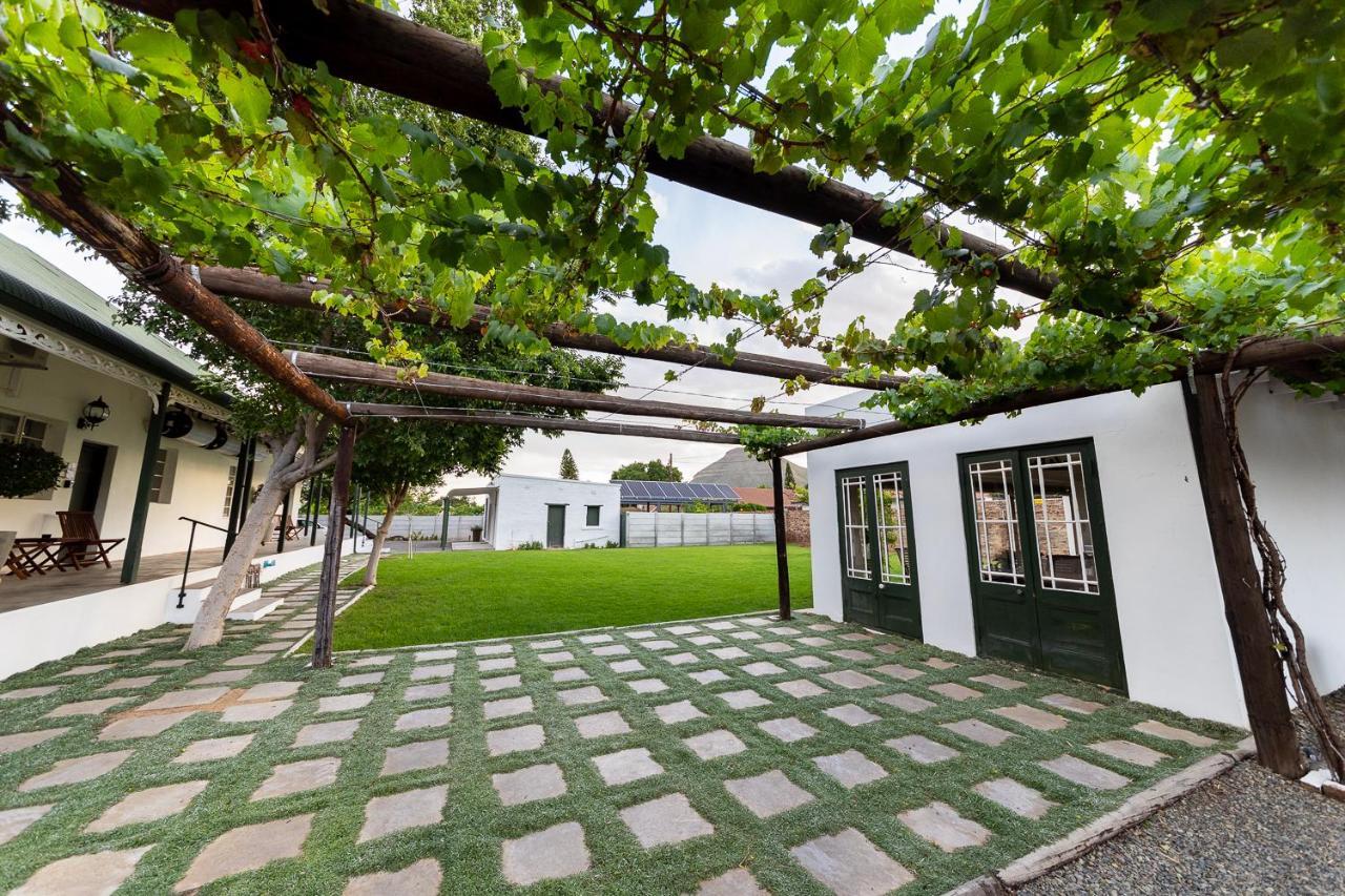 Victorian Square Guesthouse Graaff-Reinet Eksteriør billede