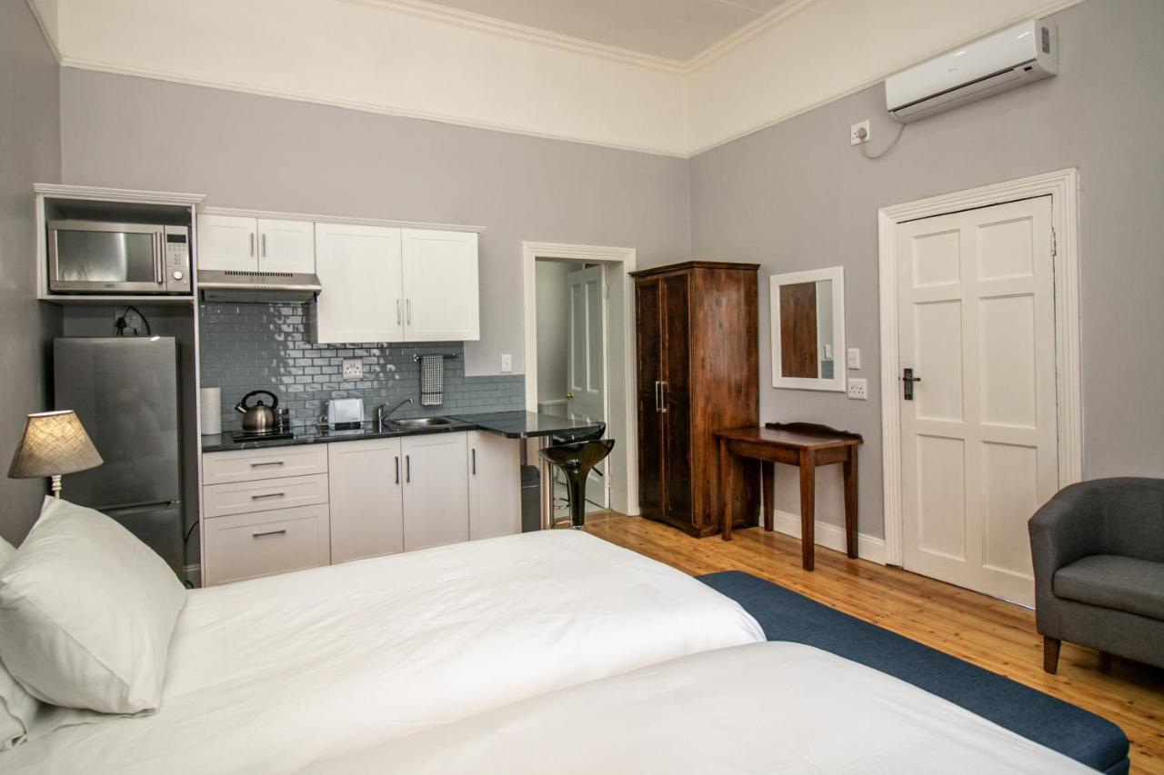 Victorian Square Guesthouse Graaff-Reinet Eksteriør billede