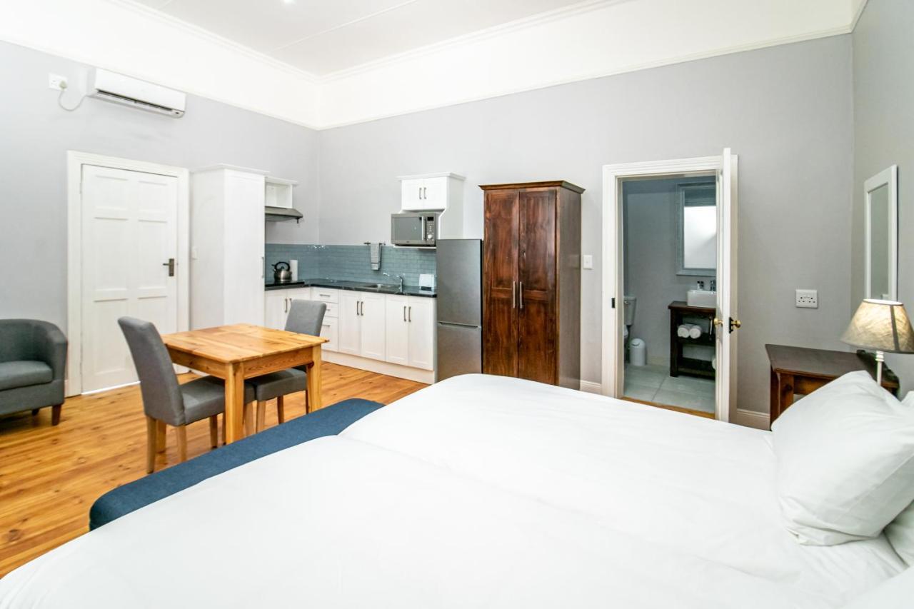 Victorian Square Guesthouse Graaff-Reinet Eksteriør billede