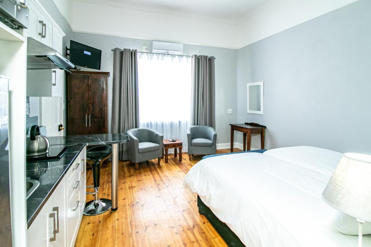 Victorian Square Guesthouse Graaff-Reinet Eksteriør billede