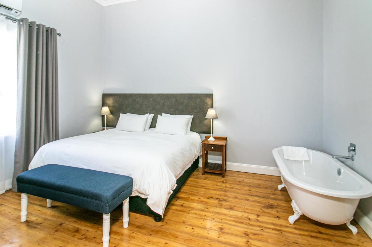 Victorian Square Guesthouse Graaff-Reinet Eksteriør billede