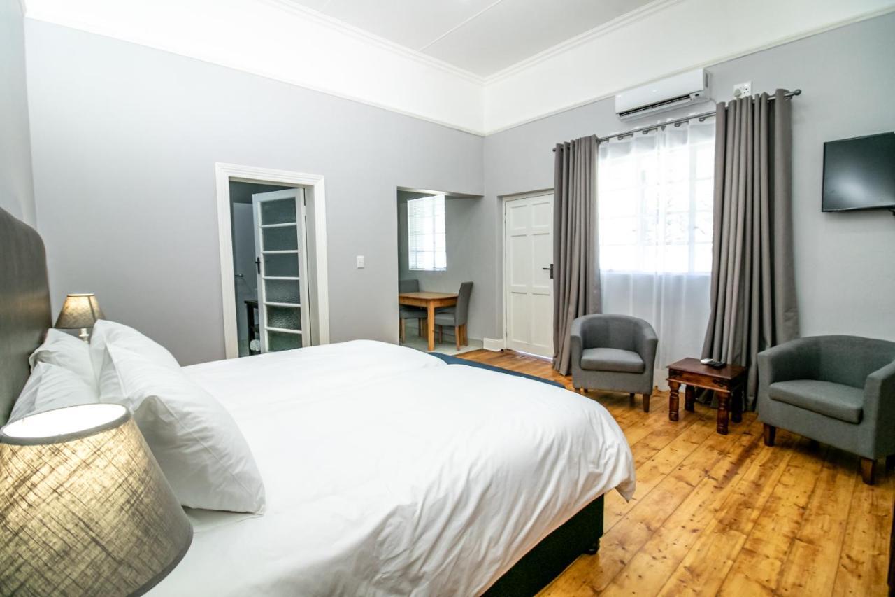 Victorian Square Guesthouse Graaff-Reinet Eksteriør billede