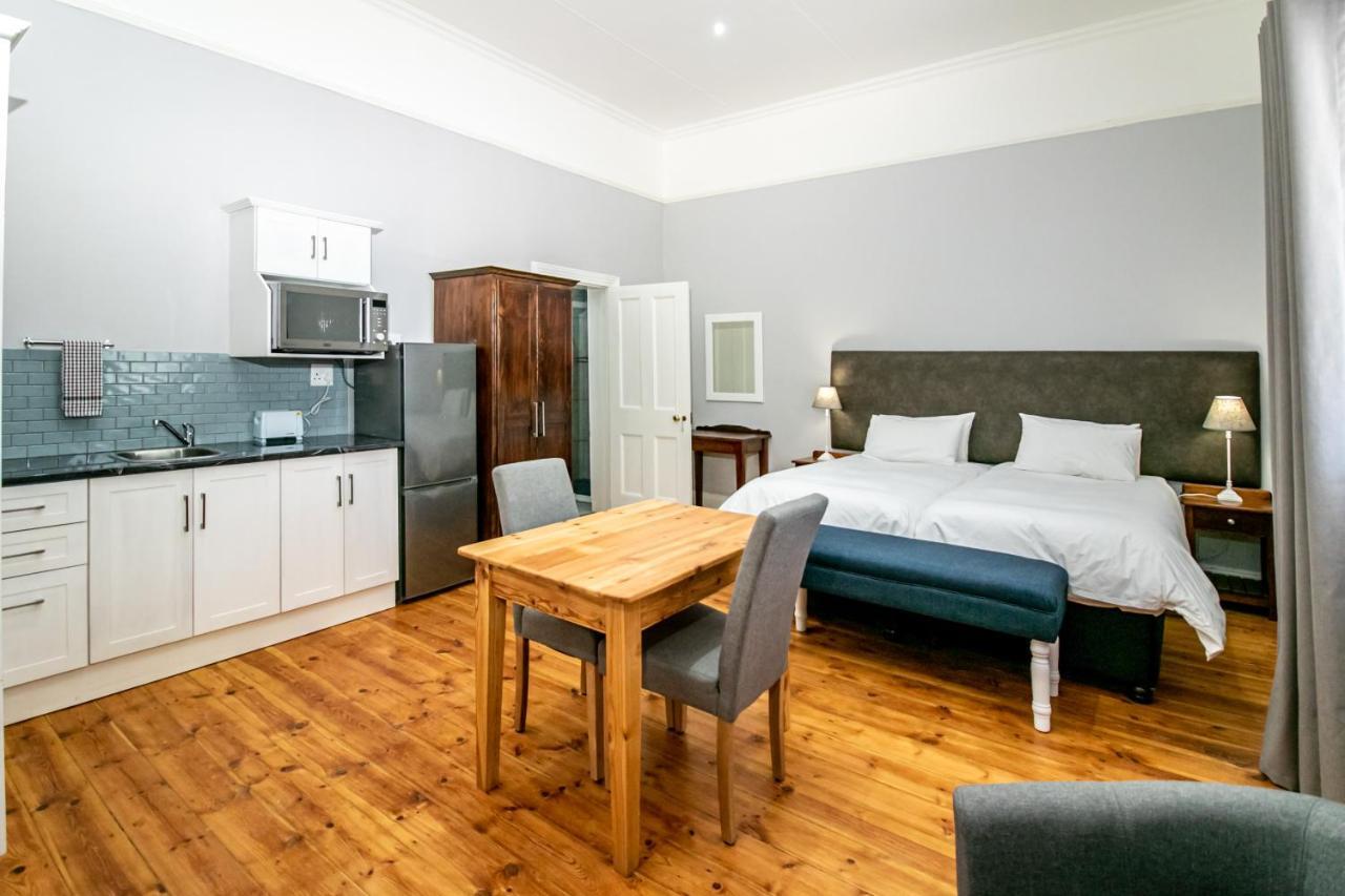 Victorian Square Guesthouse Graaff-Reinet Eksteriør billede