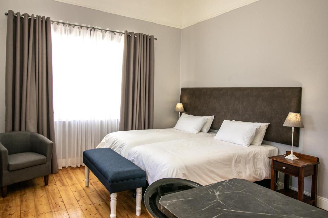 Victorian Square Guesthouse Graaff-Reinet Eksteriør billede