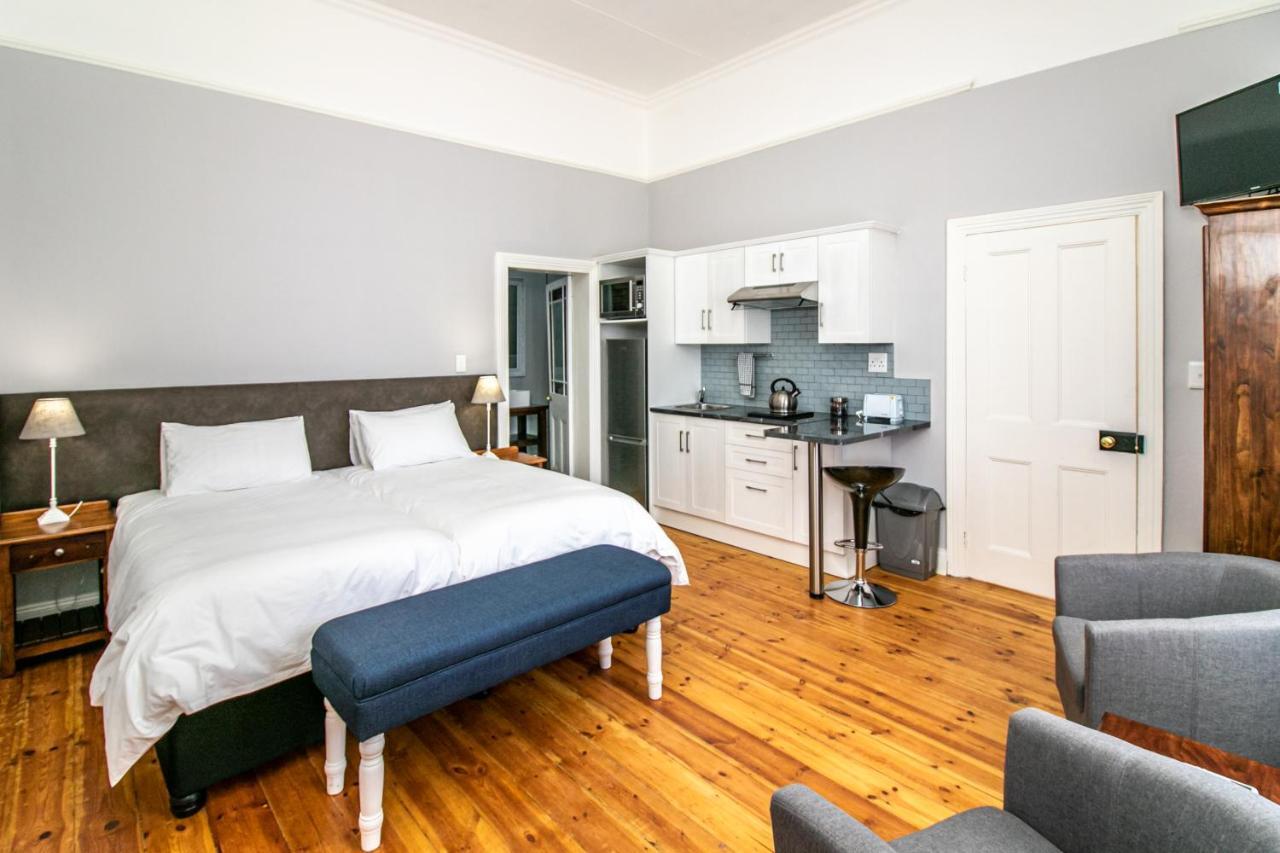 Victorian Square Guesthouse Graaff-Reinet Eksteriør billede