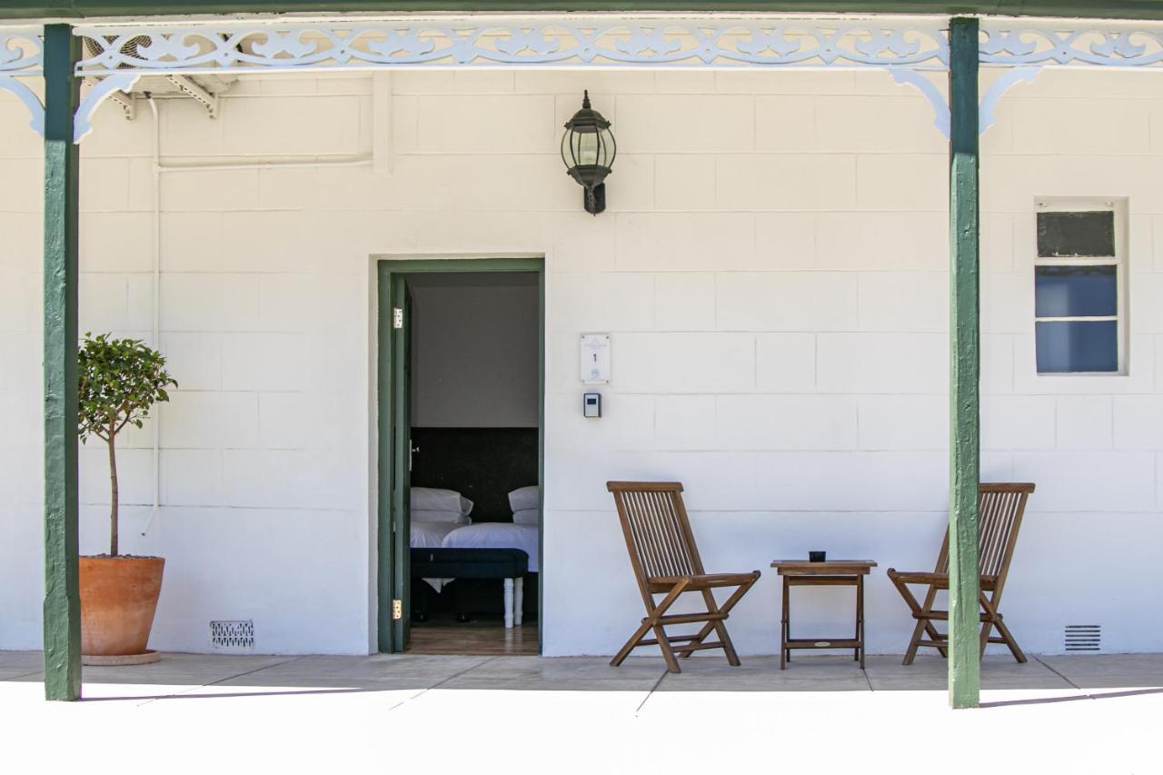 Victorian Square Guesthouse Graaff-Reinet Eksteriør billede