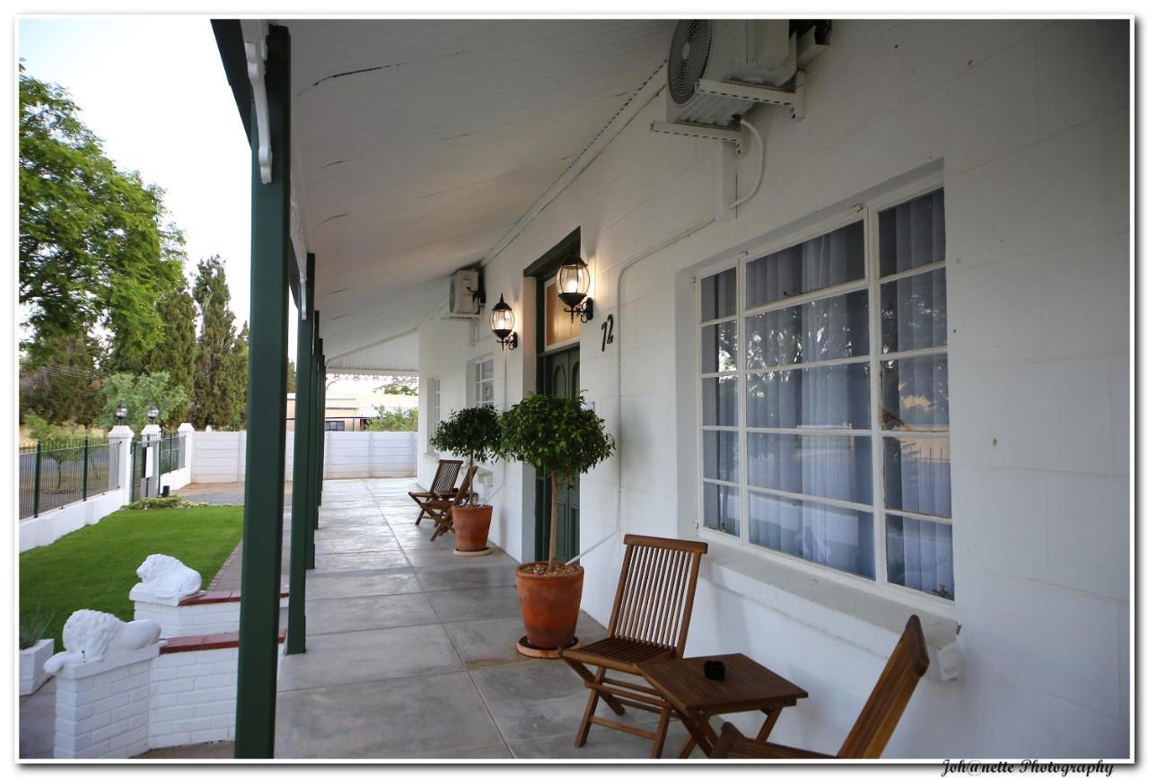 Victorian Square Guesthouse Graaff-Reinet Eksteriør billede