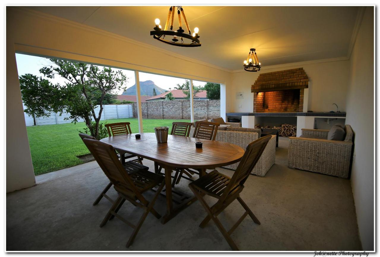 Victorian Square Guesthouse Graaff-Reinet Eksteriør billede